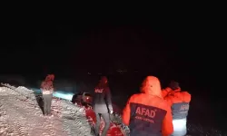 ipide Şarampole Uçan Aileyi Ekipler Kurtardı