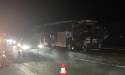 Ankara’da Yolcu Otobüsü TIR’a Çarptı: 1 Ölü, 15 Yaralı