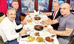 Dostluk, sohbet ve lezzetin aynı masada buluştuğu akşam