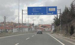 Çankırı'da D100’de izinsiz tabelalara müdahale