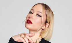 Ünlü Şarkıcı Sevenlerini Korkuttu!