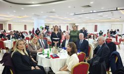 “İz Bırakan Kadınlarımız” Töreninde Gazeteci Nur Delice’ye Ödül!