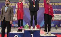 Pursaklarlı Halterci Zümra Yurtseven Türkiye Şampiyonu Oldu