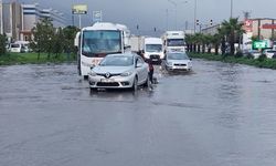 Hatay'da sağanak hayatı olumsuz etkiledi
