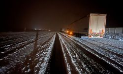 Kars’ta Nisan Sürprizi: Kar ve Tipi Ulaşımı Felç Etti