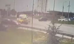 Ambulansla taksi çarpıştı