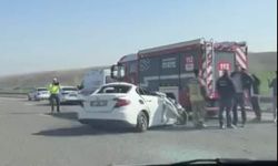 Ankara'da otomobil TIR'a arkadan çarptı!