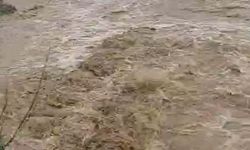 Aydın’da sağanak etkili oldu: Duvar çöktü, evleri su bastı