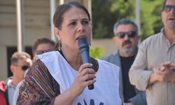 Bayraklı Belediyesi'nde memurlar eyleme devam ediyor!