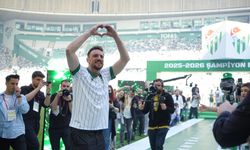 Bursaspor, şampiyonluk kupasını törenle aldı