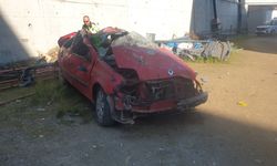 Düzce'de otomobil 20 metre yükseklikten düştü