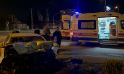 Kayseri'de iki otomobil çarpıştı