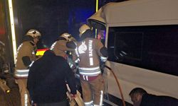 Kırmızı ışıkta bekleyen TIR'a çarptı