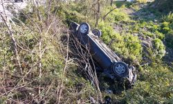 Ordu'da otomobil, şarampole devrildi