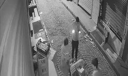 Restoranın önündeki içecek kasalarını el arabasıyla çaldılar