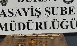 Telefonla aradığı çifti 2 milyon TL dolandırdı!