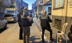 Temizliğe gittiği evde beşinci kattan düştü