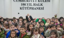 Minik öğrenciler kütüphane atmosferini deneyimledi