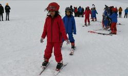 Kars’ta 2 Bin Öğrenci Kayakla Tanıştı