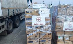 Türkiye’den İran’a 9 TIR’lık Sağlık Desteği