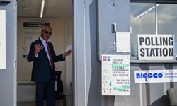 İngiltere’de Sandıkta Büyük Sürpriz