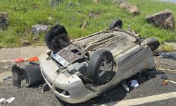 Elazığ'da otomobil takla attı