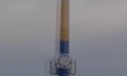 Lunaparkta baş aşağı mahsur kaldılar