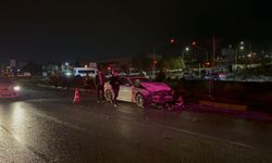 Niğde'de iki otomobil çarpıştı