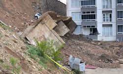 Tokat'ta istinat duvarı çöktü