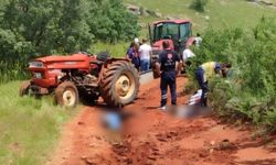 Traktör kazasında baba ile oğul öldü