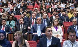 "Türkçe, tarihle yaşıt medeniyet yürüyüşünün sesidir"