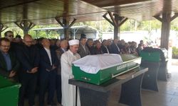 Yemek yaparken elbisesi tutuştu, hayatını kaybetti