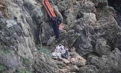 Falezlerden Düşen Balık Tutkununu İtfaiye Kurtardı: 46 Yaşındaki Adam Yaralandı