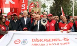 Yenimahalle’de 1 Mayıs Yürüyüşüne Yoğun Katılım: Başkan Yaşar İşçilerle Omuz Omuza
