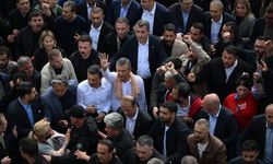 Özgür Özel: “Koltuğu Meraklısına Bıraktık, Meydanlardayız”