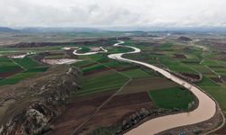 Sivas’ta Heyelan Alarmı: Köy Yolları Ulaşıma Kapandı