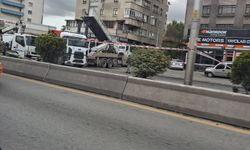 İskitlerde Feci Kaza! Kasası Açık Kamyon Üst Geçide Çarptı!