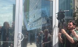 CHP Genel Merkezi’nde kriz anları: Masalar kapılara dayandı!