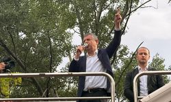 Özgür Özel Otobüsün Üzerine Çıkarak Partililere Seslendi