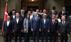 Bakan Işıkhan, Cenevre’de işçi, işveren ve memur temsilcileriyle bir araya geldi