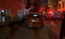 Kontrolden çıkan otomobil park halindeki araçlara çarptı
