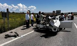 Yozgat'ta traktörle otomobilin çarpıştı