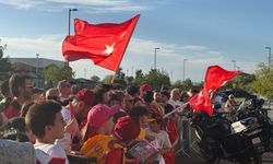 A Milli Takım'a Taraftarlardan Coşkulu Karşılama!
