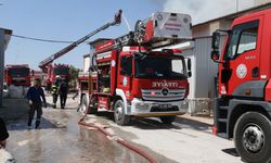 Mobilya imalathanesinde yangın