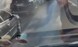 Servis şoförü ile otomobil sürücüsü arasındaki kavga kamerada