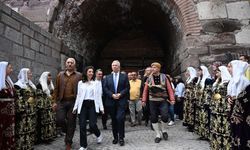 Ankara Kalesi’nde Şenlik Coşkusu: Tarih, Kültür ve Sanat Bir Araya Geldi