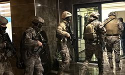 Hakkında Hapis Cezası Bulunan Şüpheli, Üzerine Bantladığı Esrarla Yakalandı