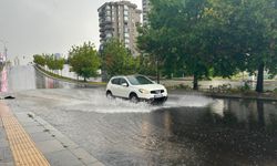 Ankara'da sağanak etkisi: Cadde ve sokaklar suyla doldu