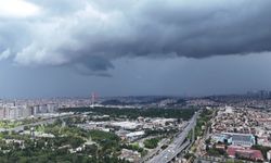 İstanbul'da gökyüzü kara bulutla kaplandı