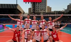 Liseli milli voleybolcular dünya şampiyonluğu için mücadele ediyor